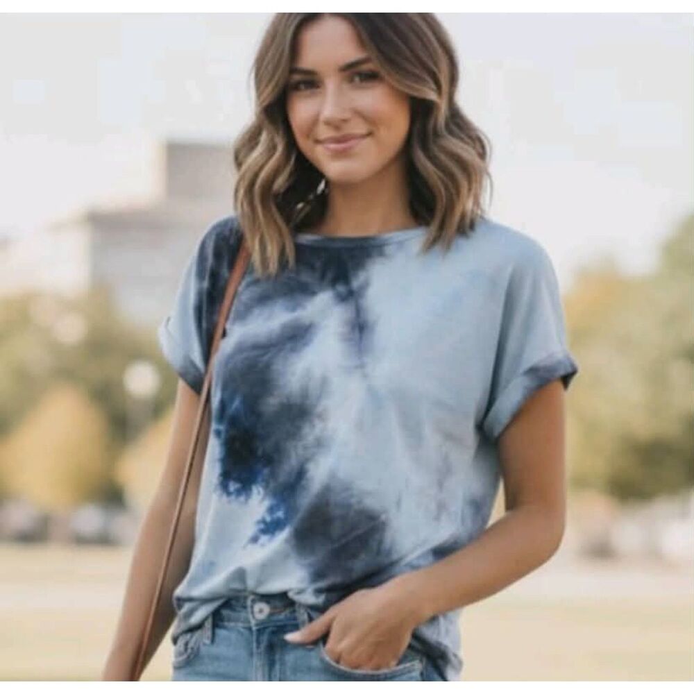 NWT Chelsea & Violet Youth Size L Blue Tie Dye Tee Top Trendy